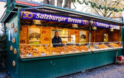 Salzburger Brezen: die Geschichte hinter der Hütte am Mirabellplatz